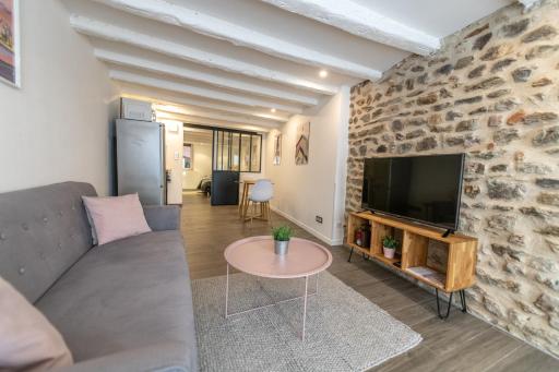 CONFORTABLE 2 PIÈCES AU CŒUR DU CENTRE HISTORIQUE - Housity