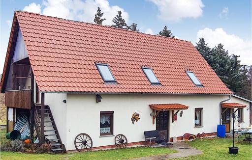 Stunning Apartment In Herrnhut Ot Ruppersdor - Housity