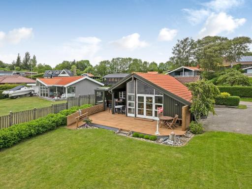 Holiday Home Tilia - 15m from the sea in Funen by Interhome - Housity