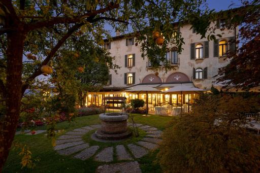 Hotel Villa Cipriani - Housity