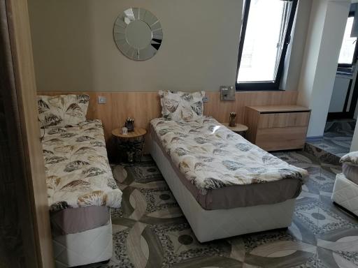 Апартамент за 3-ма с кухня - Housity