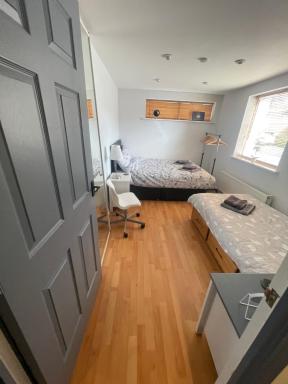 Newly refurbished Unique Apartment Cheltenham - Housity