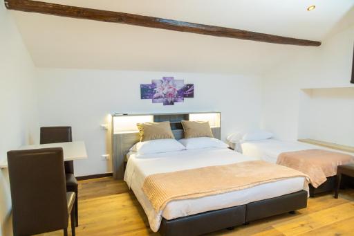 Alexandra's House - Housity