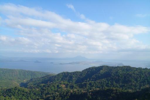 Tagaytay Prime Residences with Swimming Pool & Viewing Deck - Housity