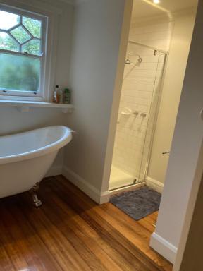 UnitA 2-bedroom unit Bigbackyard & your own driveway - Housity