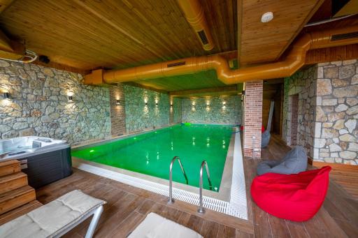 Aerial Hotel & Spa - Housity