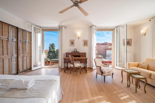 La Fabrique à Poupées - Chambres et Appartements de charme au coeur de Menton - Hizvo