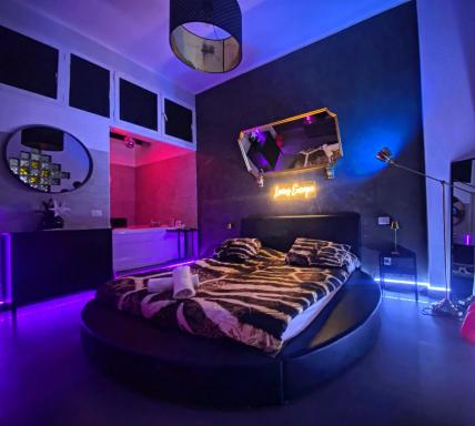 Lovers Excape Roma - Adults Only - Housity
