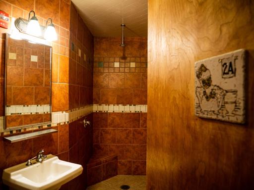 Green Tortoise Hostel Seattle - Housity