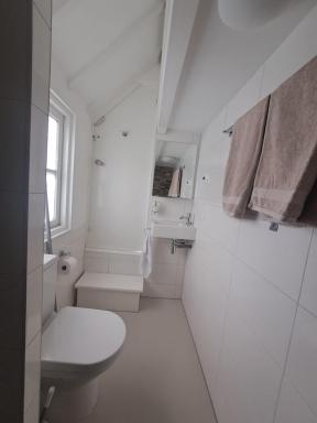 Edam, Garden Room with private entrance and rural view - Housity