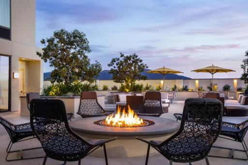 SpringHill Suites by Marriott Los Angeles Burbank/Downtown - Housity