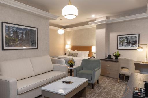 Broadway Plaza Hotel - Housity