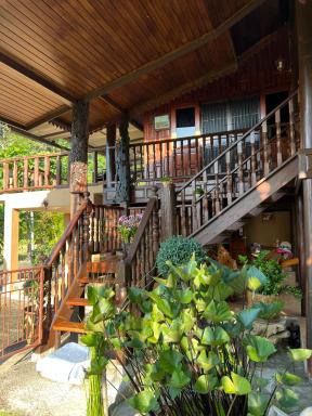 Traditional thai house baaneruue naithy aiklhaadray ng - Housity