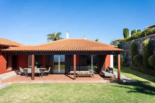 Prime Sea And Mountain Views Home With Pool - Housity