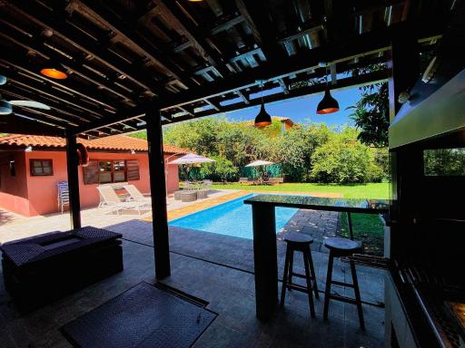 Excelente casa térrea na Granja Viana - Housity