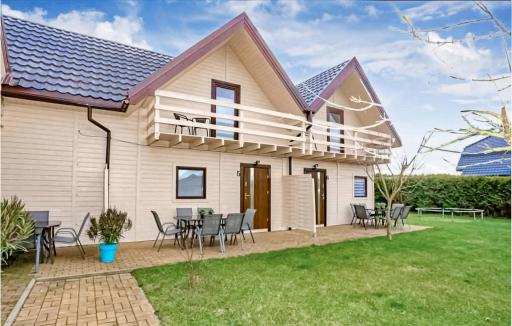 2 Bedroom Beautiful Home In Grzybowo - Housity