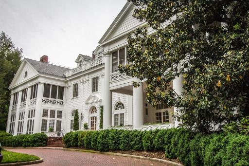 The Duke Mansion - Housity