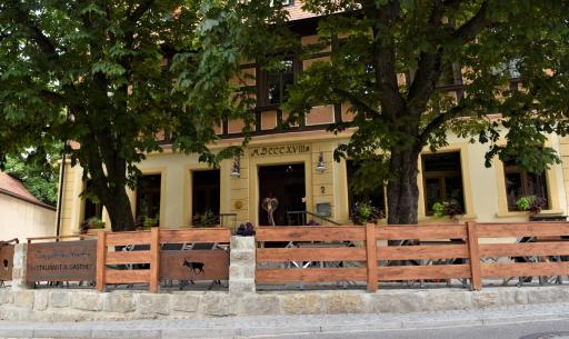 Gasthof Pension Zum goldenen Hirschen - Housity