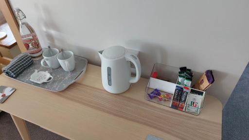 Westwood Lodge B & B Boston - Housity