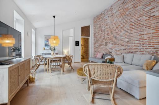 Central 3-bedroom apartment with huge terrace, including queen size beds - Housity
