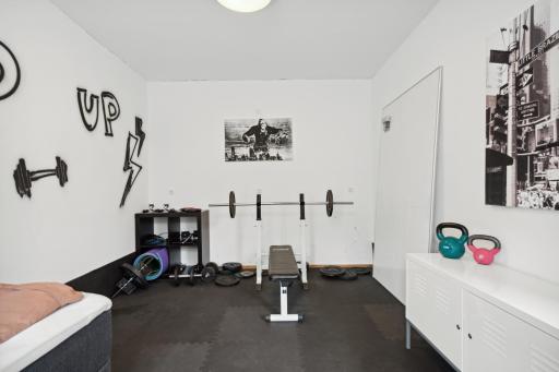 Central 3-bedroom apartment with a big terrace and fitness room - Housity