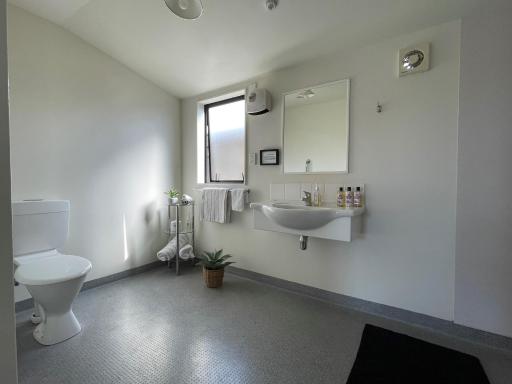 Colonial Motel - Housity