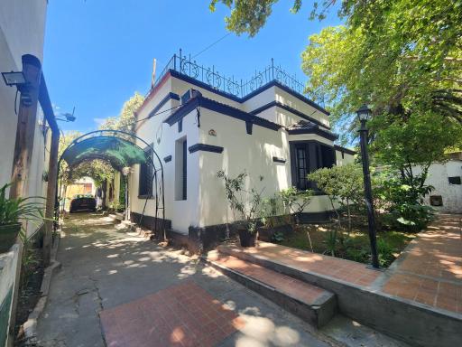 Rufino`s Guesthouse - Housity