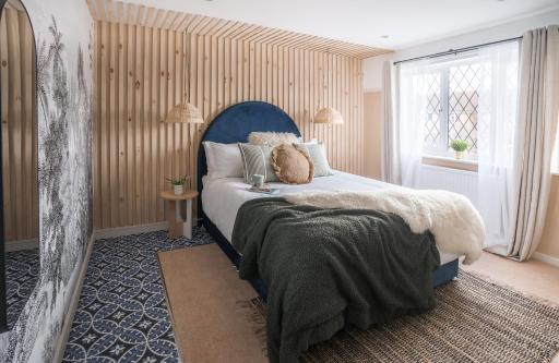 4-bed Cotswold getaway with hot tub & gaming room - Housity