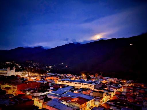 Hospédate con Comodidad-Streaming-Vista-Ubicación) - Housity