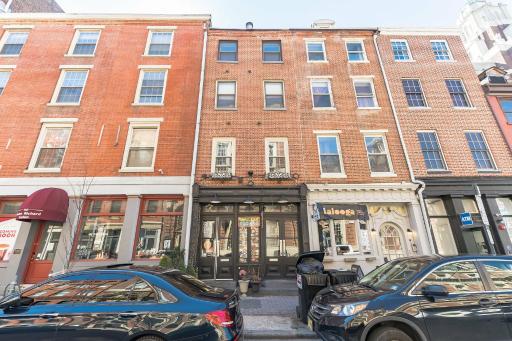 Cozy Studio Loft Old City Quaint cobblestone St - Housity