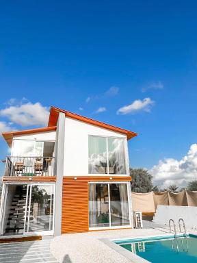 The Farm Chalet - Housity