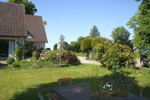 Kobs - FeWo inmitten der Natur mit zwei Bädern, Terrasse und gemütlichem Wohn- und Esszimmer - Housity