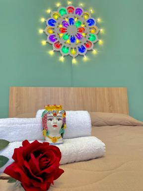 Rose Rosse - Sicily Holiday House - Housity