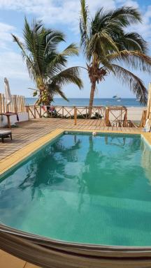 Hermosa casa de playa frente al mar - Housity