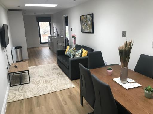 Heart of Henley 1 & 2 Bedroom Apartments - Housity