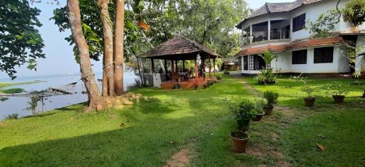 Lovedale Lakeside Homestay - Housity