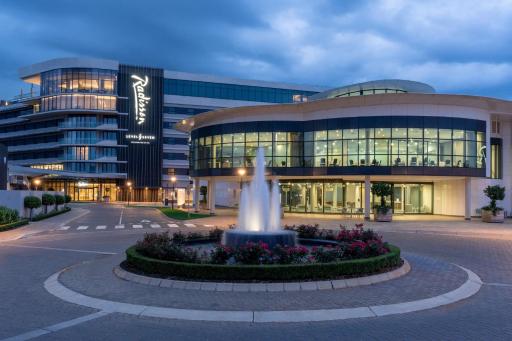 Radisson Hotel and Convention Centre OR Tambo Airport - Housity