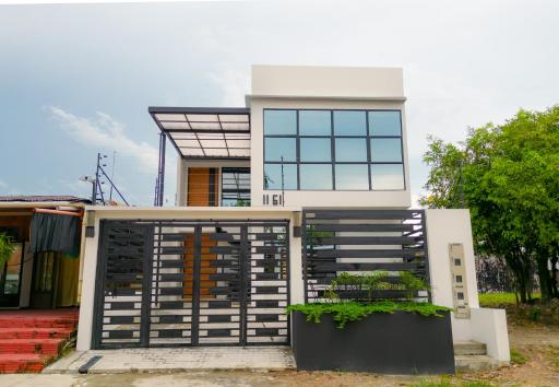 Amazonia Deluxe Calle 13 - Housity