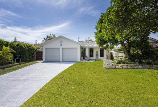 Kailani Beach House - LJHooker Yamba - Housity