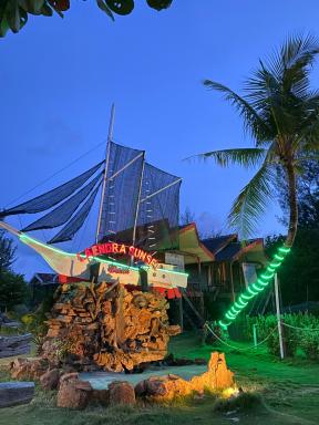 Laendra Sunset Beach - Housity