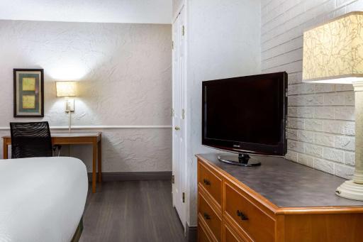 La Quinta Inn Tampa Airport Stadium Westshore - Housity
