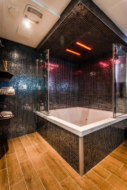 Olux Hotel-Motel-Suites - Housity