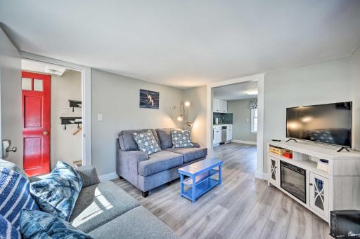 Lovely Rockport Apartment, Walk to Beaches! - Housity