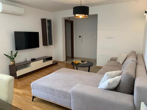 Sea Charm Split - Housity