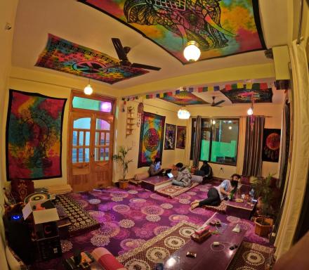 Triumph bed and breakfast and cafe - Housity