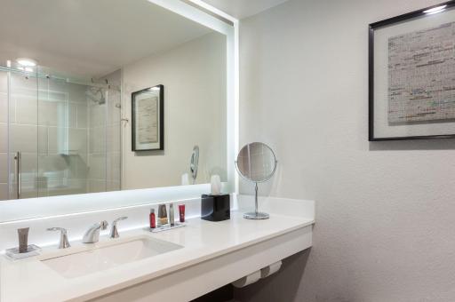 Marriott Tampa Westshore - Housity