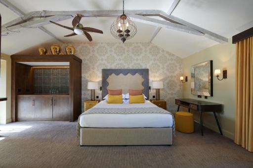 Park Farm Hotel - Housity