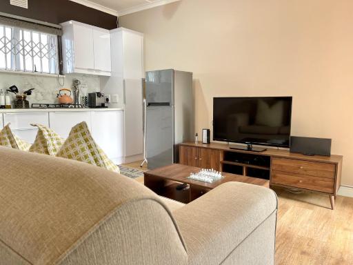 Lochry Guest Suite - Housity