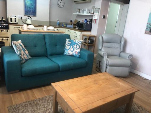 Superb Apartment with Sky Glass TV and Netflix - Housity