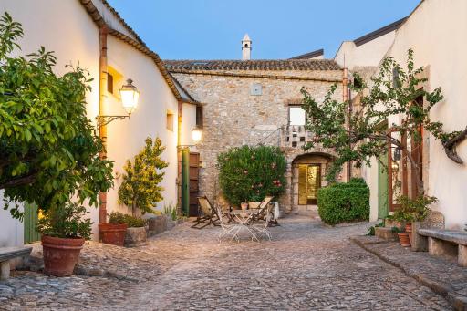 Baglio Maranzano - Don Carlo - Housity